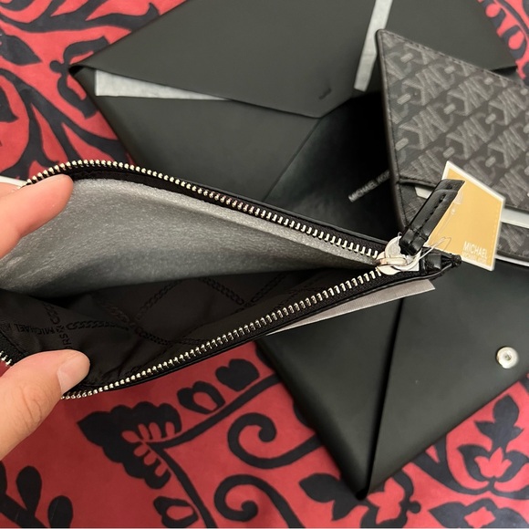 MICHAEL KORS Empire Logo Signature Silver-Tone Hardware 3-in-1 Black Wallet NWT - Picture 13 of 16